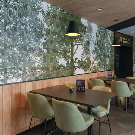 Du Commerce - Restaurant La Table De 3* كلافاؤوكْسْ