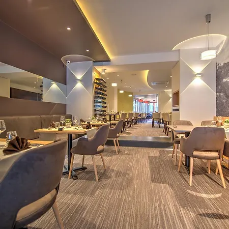 Du Commerce - Restaurant La Table De فندق 3*