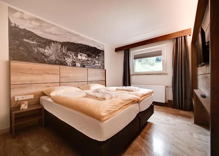 Hotel Du Commerce - Restaurant La Table De 3*