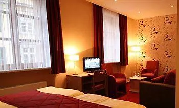 Hotel Du Commerce - Restaurant La Table De