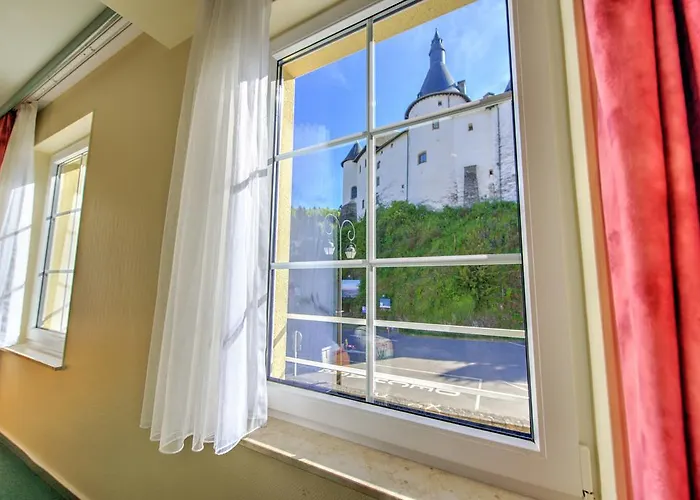 Du Commerce - Restaurant La Table De Hotel 3*