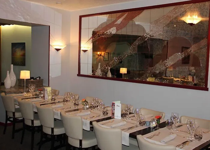 Hotel Du Commerce - Restaurant La Table De 3*