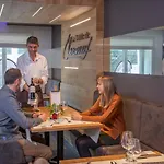 Du Commerce - Restaurant La Table De Hotell