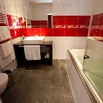 Du Commerce - Restaurant La Table De Hotell 3*