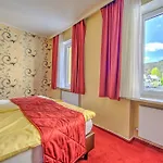 Du Commerce - Restaurant La Table De Hotell 3*
