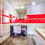 Hotell Du Commerce - Restaurant La Table De 3*