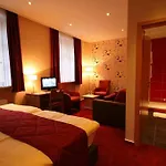 Hotell Du Commerce - Restaurant La Table De 3*