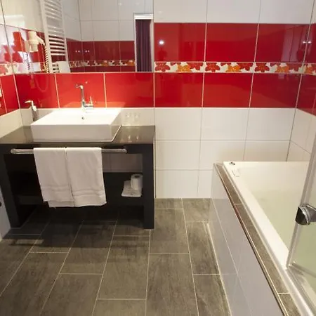 Hotell Du Commerce - Restaurant La Table De Clervaux