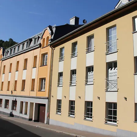 Hotel Du Commerce - Restaurant La Table De 3*