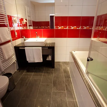 Du Commerce - Restaurant La Table De Hotell 3*