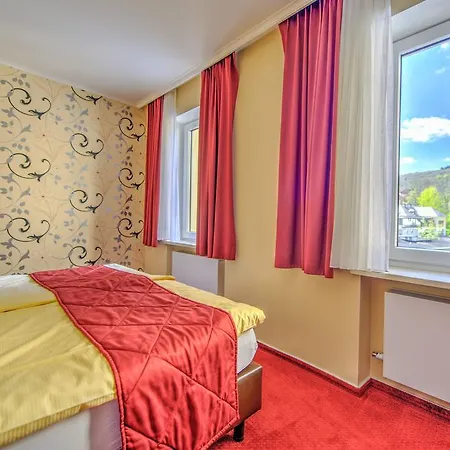 Du Commerce - Restaurant La Table De Hotell 3*