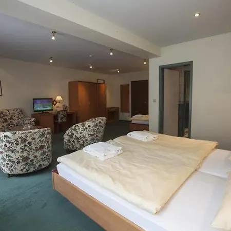 Hotell Du Commerce - Restaurant La Table De Clervaux