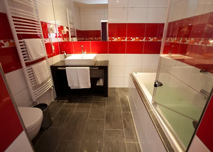 Du Commerce - Restaurant La Table De Hotell 3*