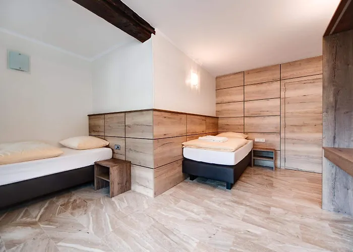 Du Commerce - Restaurant La Table De Hotell