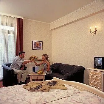 Hotel Du Commerce - Restaurant La Table De Clerf