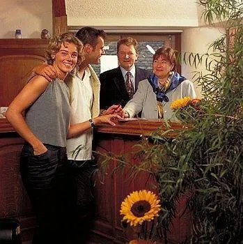 Hotel Du Commerce - Restaurant La Table De 3*