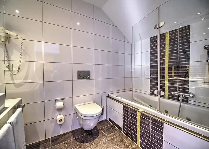 호텔 Du Commerce - Restaurant La Table De