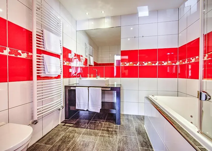 Hotell Du Commerce - Restaurant La Table De 3*