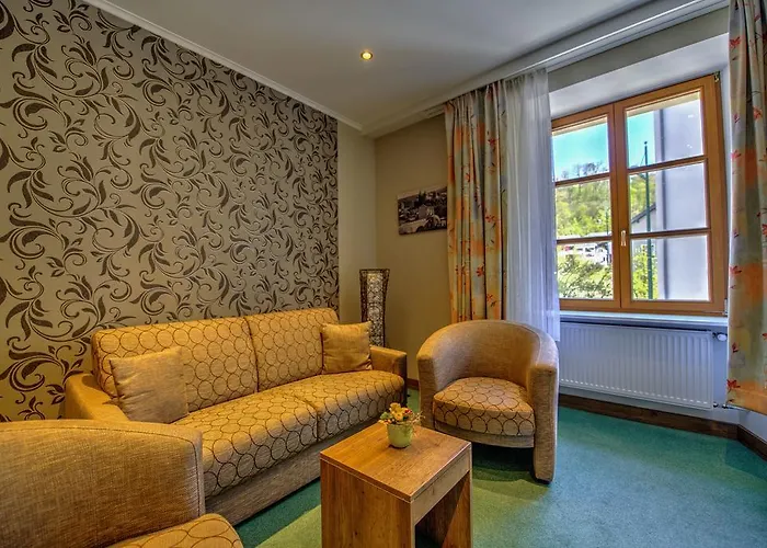 Otel Du Commerce - Restaurant La Table De 3*