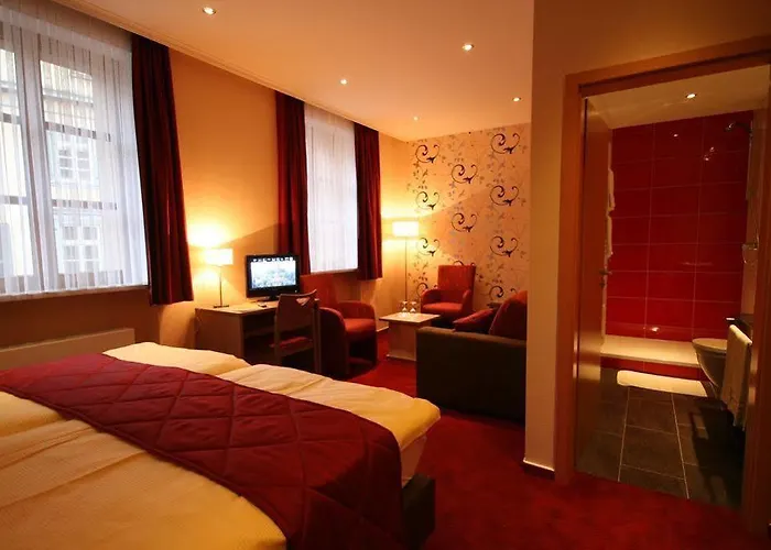 Hotell Du Commerce - Restaurant La Table De 3*